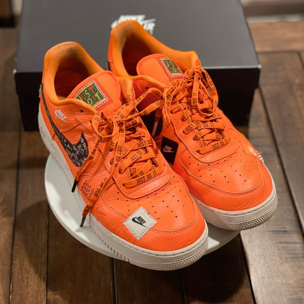 Size 13 - Nike Air Force 1 Low Total Orange 2018